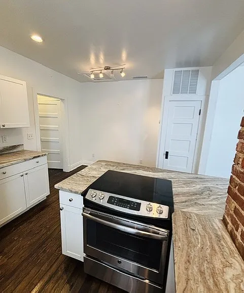 217 W 12th St #217 — Photo 14