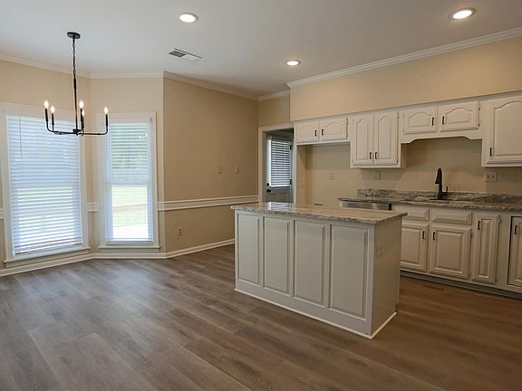 4th image of 8588 Riverwood Farms Pkwy