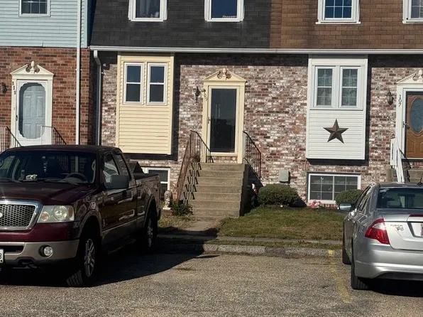 109 Highshire Ct, Baltimore, MD 21222