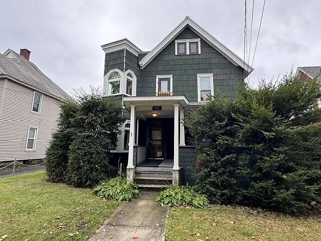 2 bed, 1.0 bath, 1236 sqft, $1,400 — Photo 2