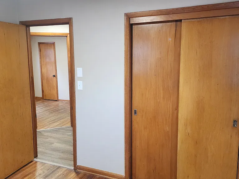 3031 S Volutsia Ave — Photo 10