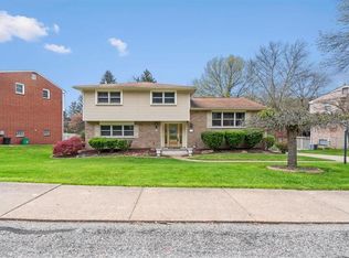 117 Calmont Dr, Pittsburgh, PA