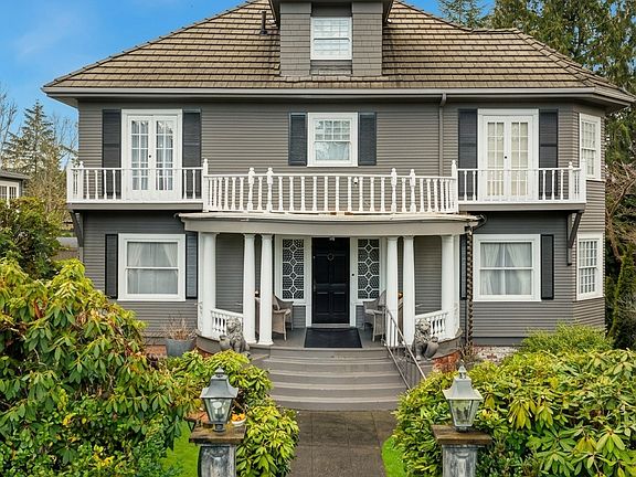 3rd image of 1021 34th Ave E
