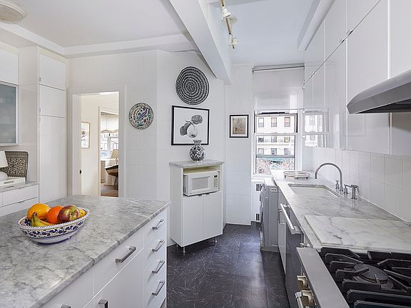 4th image of 1150 Park Ave #3F