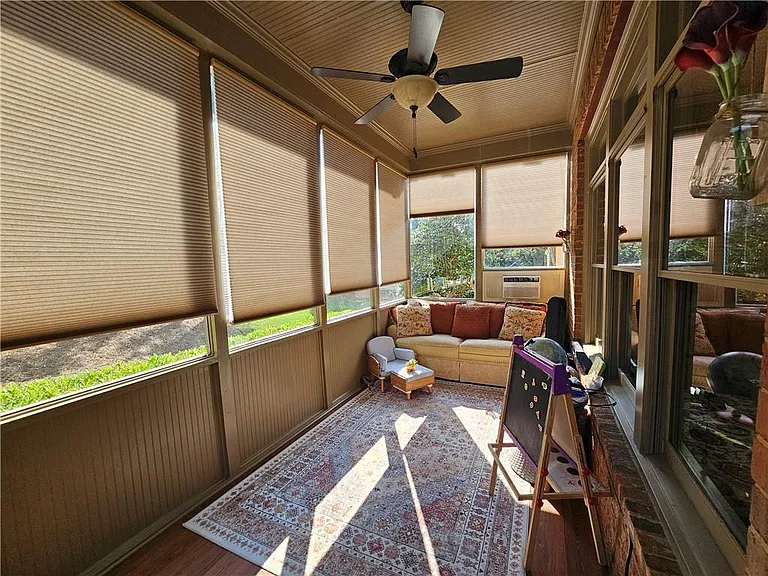 10924 Waters Rd — Photo 38
