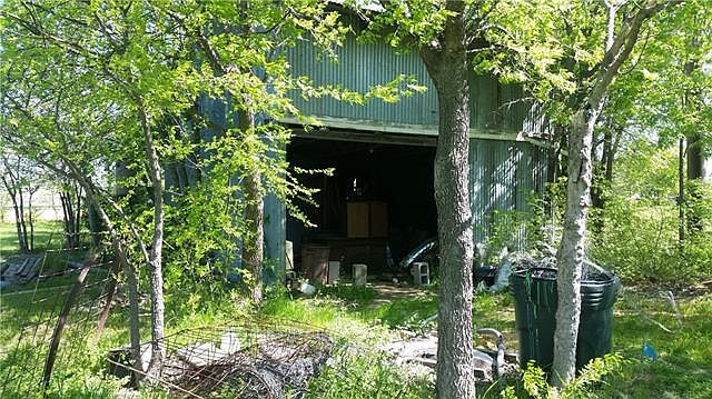 2nd image of 105 Stark Rd