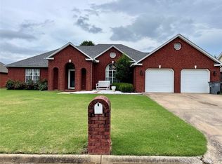 1808 SW 2nd Pl, Wagoner, OK 74467