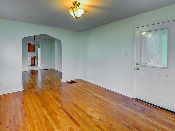4th image of 5922 E Woodmont Ave