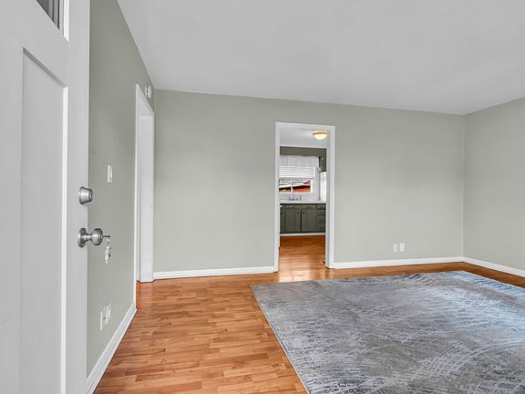 2nd image of 1018 Brookfield Dr