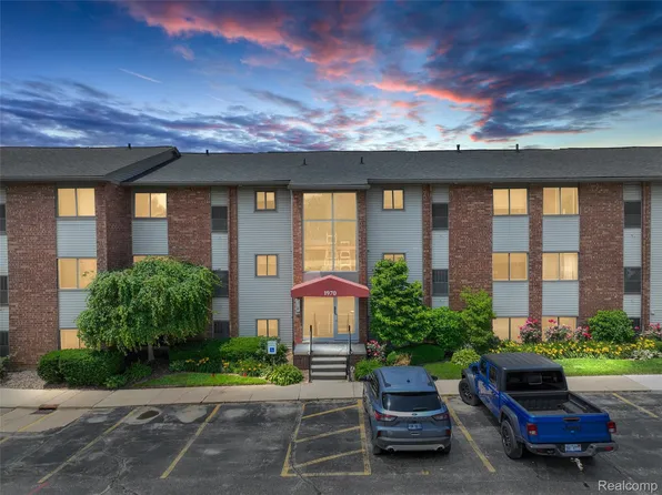 1970 Klingensmith Rd Unit 9, Bloomfield Hills, MI 48302