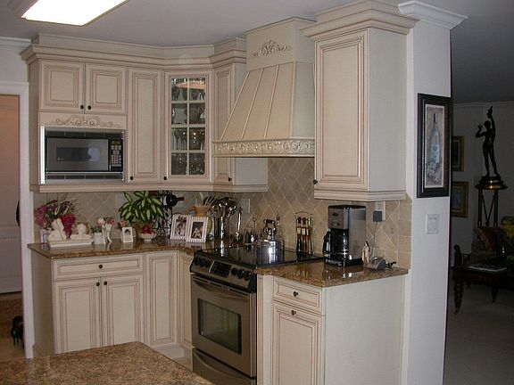 Rich Granite & Sub-Zero Refrig.