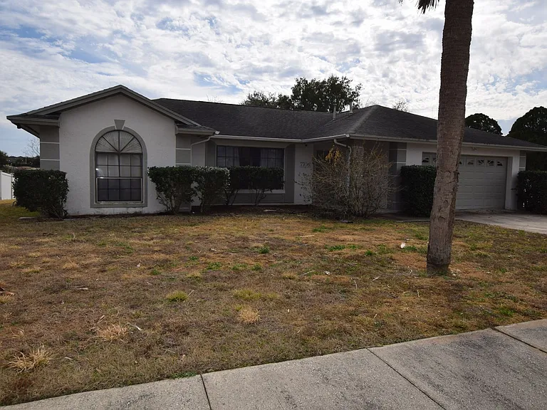 7706 Indian Ridge Trl S — Photo 2