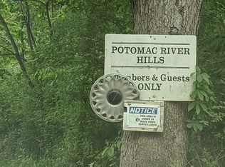 Rockface Rd, Levels, WV 25431