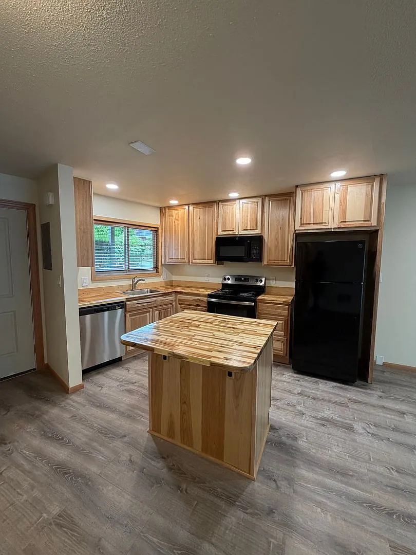 Citadel Apartments — Photo 3