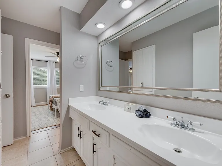 Windy Crest Cir — Photo 25