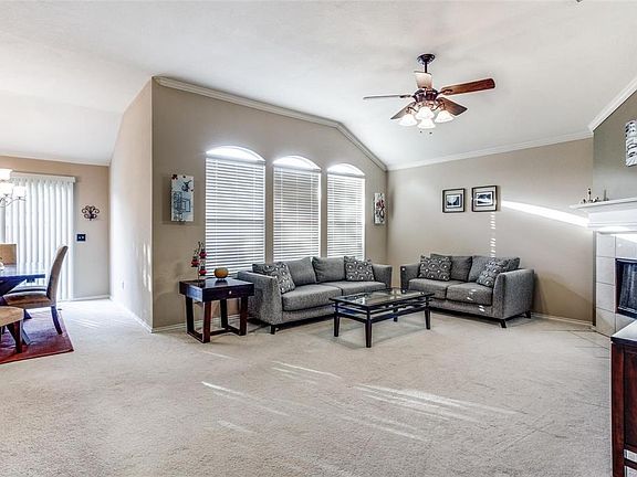3rd image of 2215 Wisteria Way