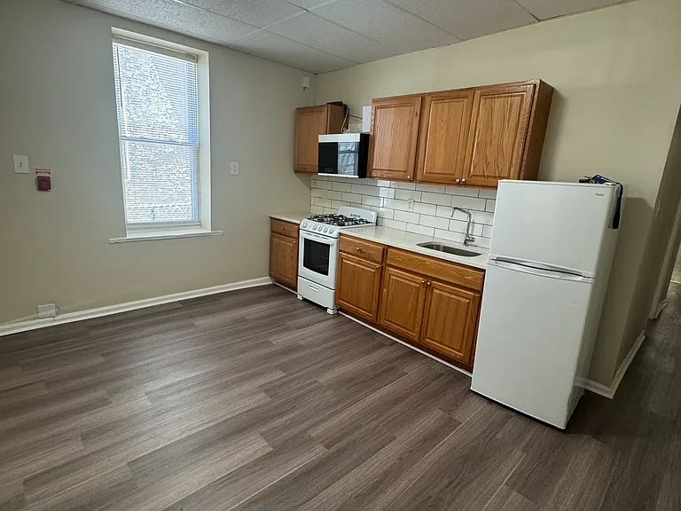 4102 W Girard Ave #1R — Photo 2