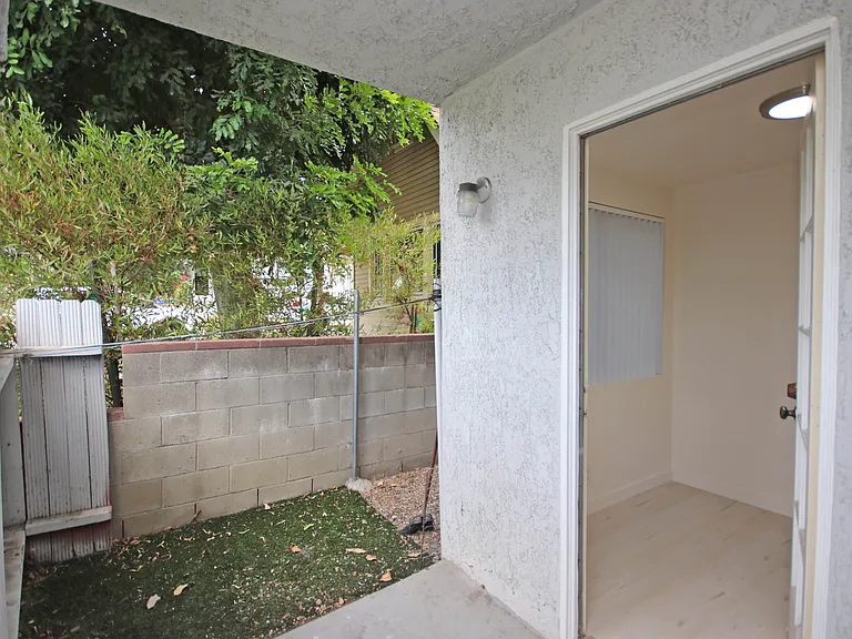 122 N Primrose Ave #A — Photo 9