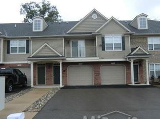 11393 N Woods Dr, Shelby Township, MI