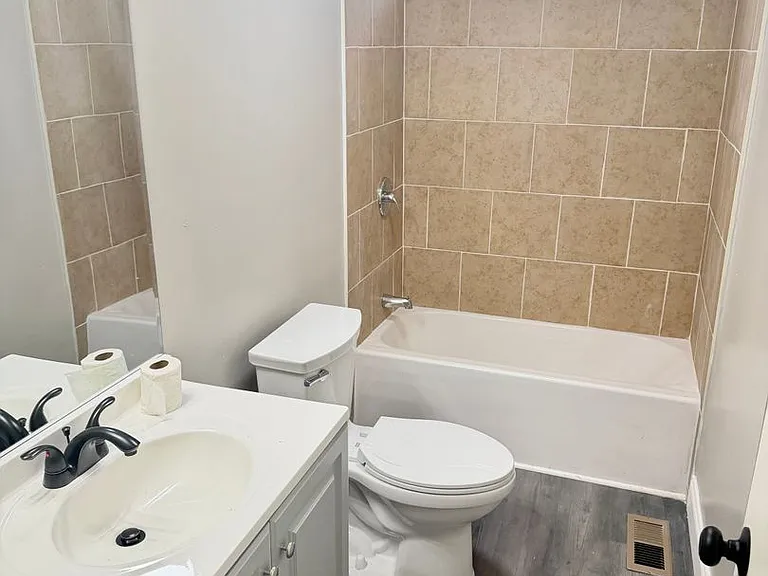 7213 N. Harney Road — Photo 6