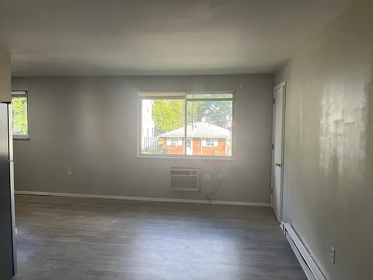 445 Hunter Ave #6 — Photo 6