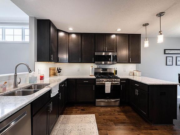 5th image of 1212 Wineleaf Ln