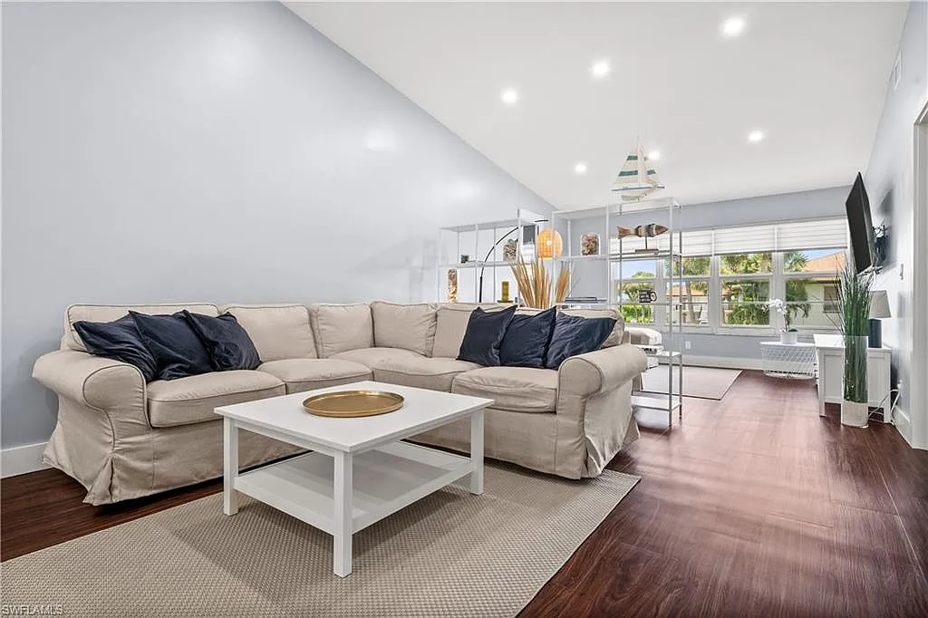2 bed, 2.0 bath, 1246 sqft, $2,500 — Photo 4
