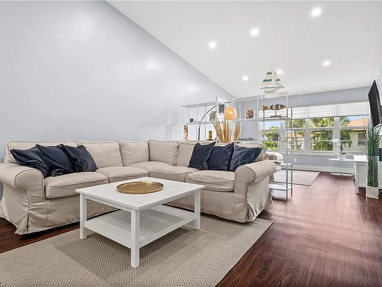 3504 Antarctic Cir S — Photo 4