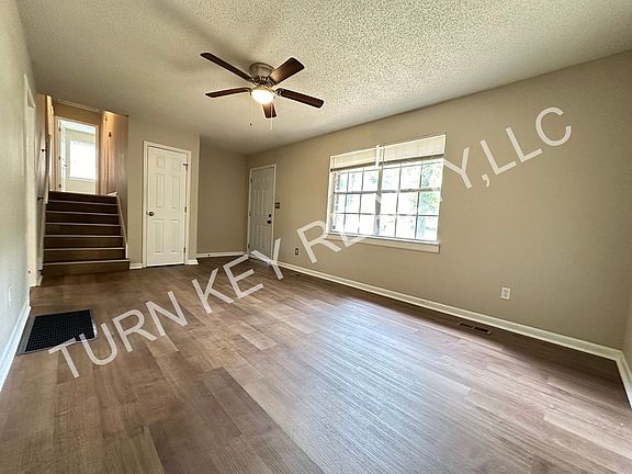 2nd image of 1608 Azalea Dr
