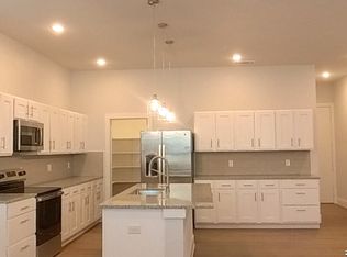 330 E Carson St #1202, San Antonio, TX 78208