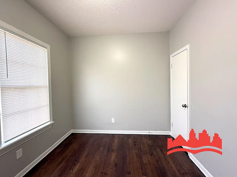 2244 Cypress Cir — Photo 12