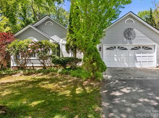 462 Old Haw Creek Rd, Asheville, NC 28805