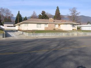 711 N Main St, Yreka, CA 96097