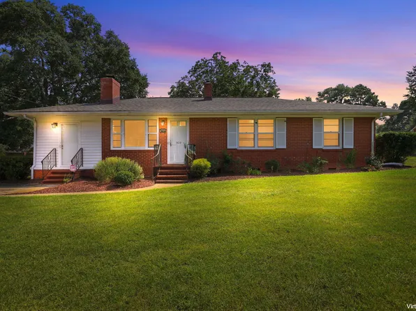 909 Brooks Ave, Garner, NC 27529