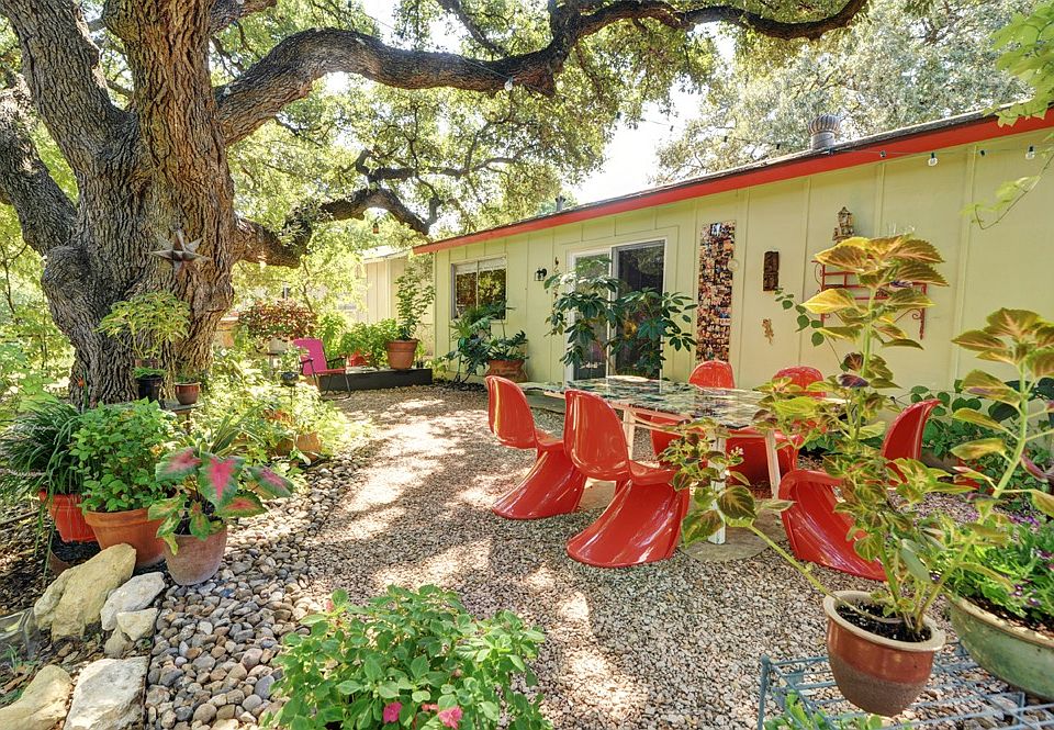 Tree covered backyard, Google Fiber!!!