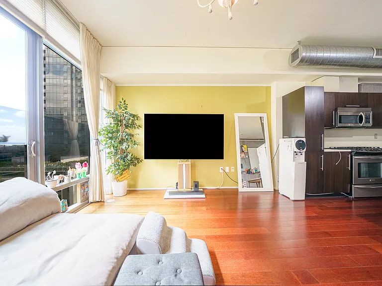 1100 S Hope St #805 — Photo 3