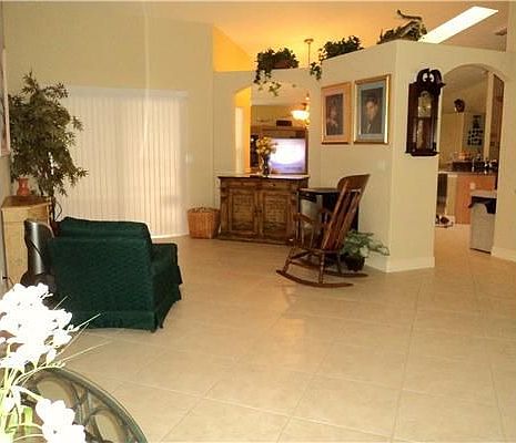 4th image of 3702 SW Jane Ct