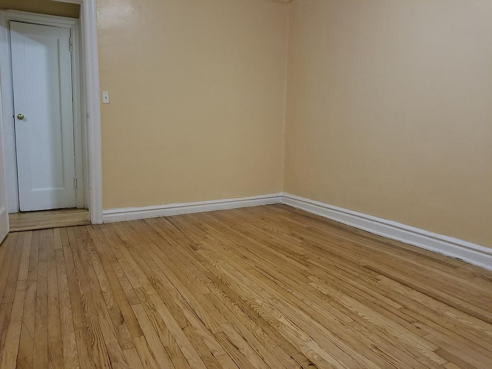 2nd image of 3033 Wallace Ave
