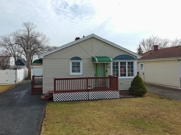 7827 Meade Ave, Burbank, IL 60459