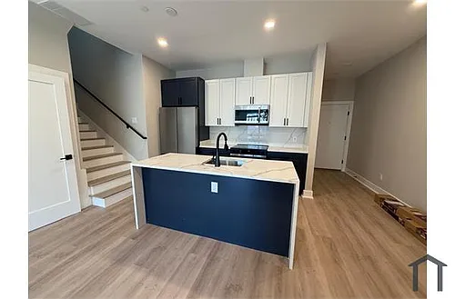 1806 D St NE #7 Photo 1
