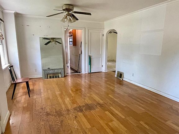 5th image of 333 Midway Ave