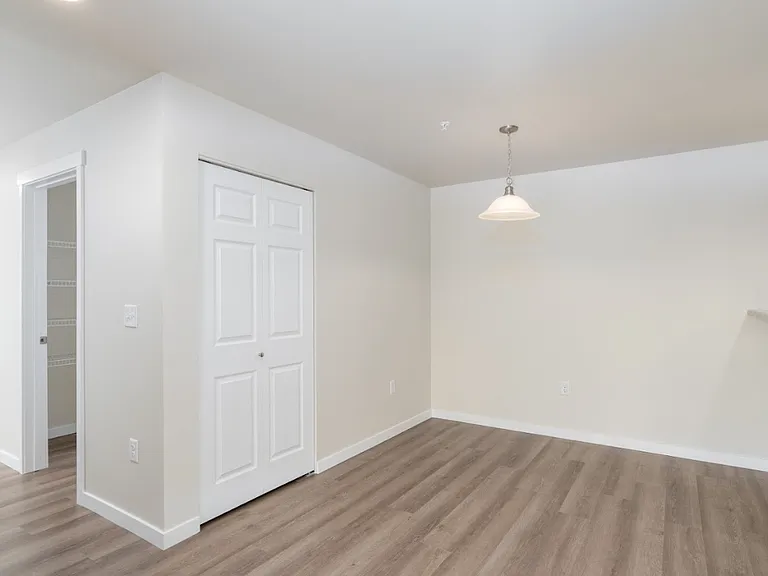 47 South — Photo 25