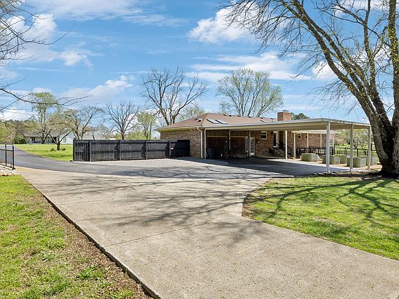 5th image of 438 Nichols Cir W