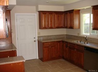 570 W Blaine St, Riverside, CA 92507