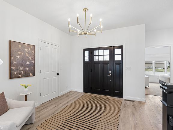 5th image of 401 Bedford Ct