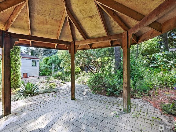 3rd image of 4010 SW 106th Street