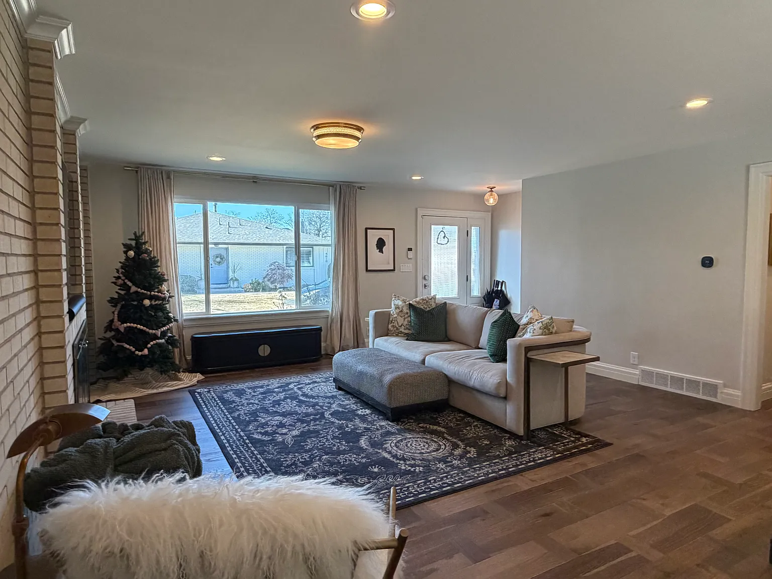 4 bed, 2800 sqft, $5,000 — Photo 2