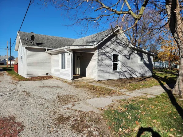 207 East St, Royal Center, IN 46978