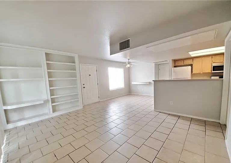 8070 W Russell Rd #2091 — Photo 1