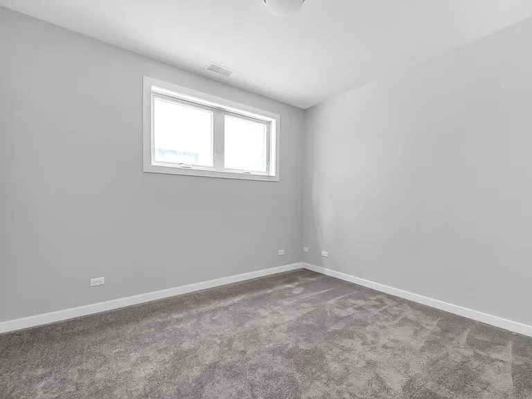 2545 W Congress Pkwy #1W — Photo 6